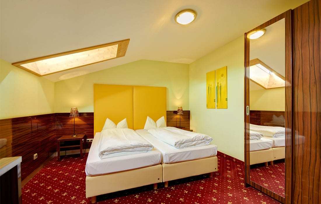Hotel Munich Airport Room Hallnberg