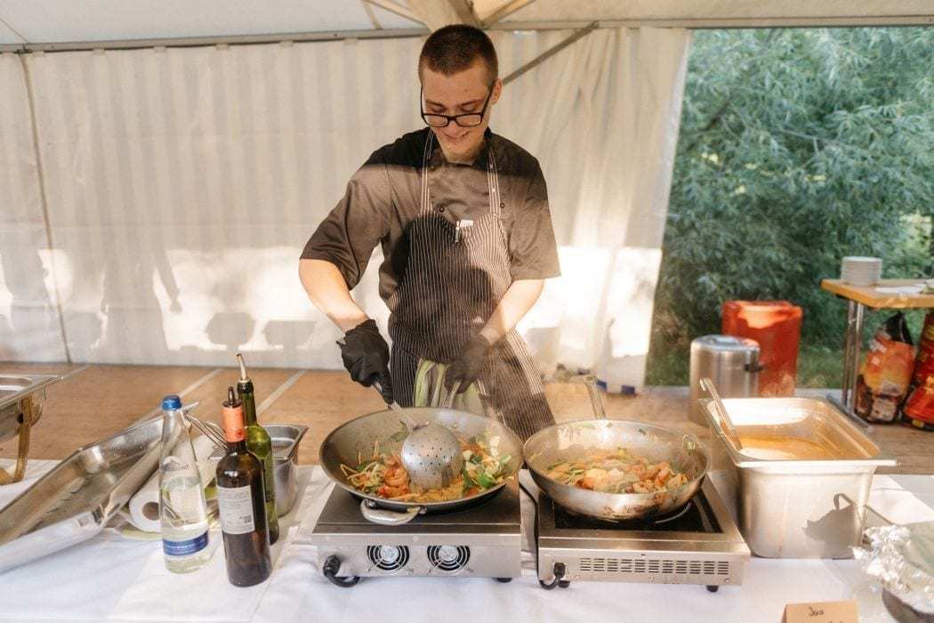 frontcooking catering