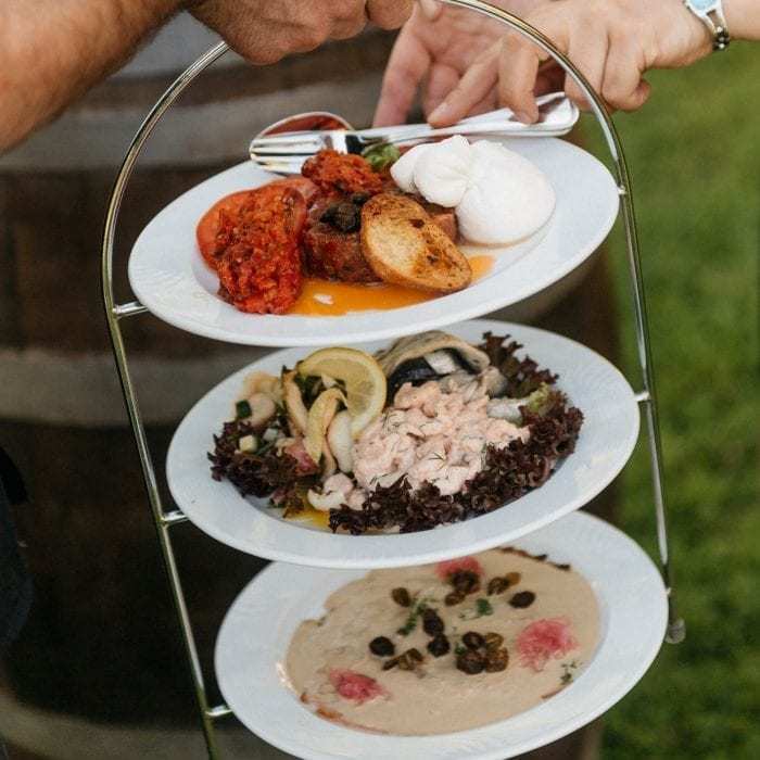 Etagere italienische vorspeisen hochzeit catering service