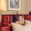 romantik paket im hotel hallnberg prosecco und rosen deko