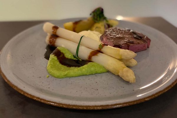 Spargel mit Dry Aged Beef
