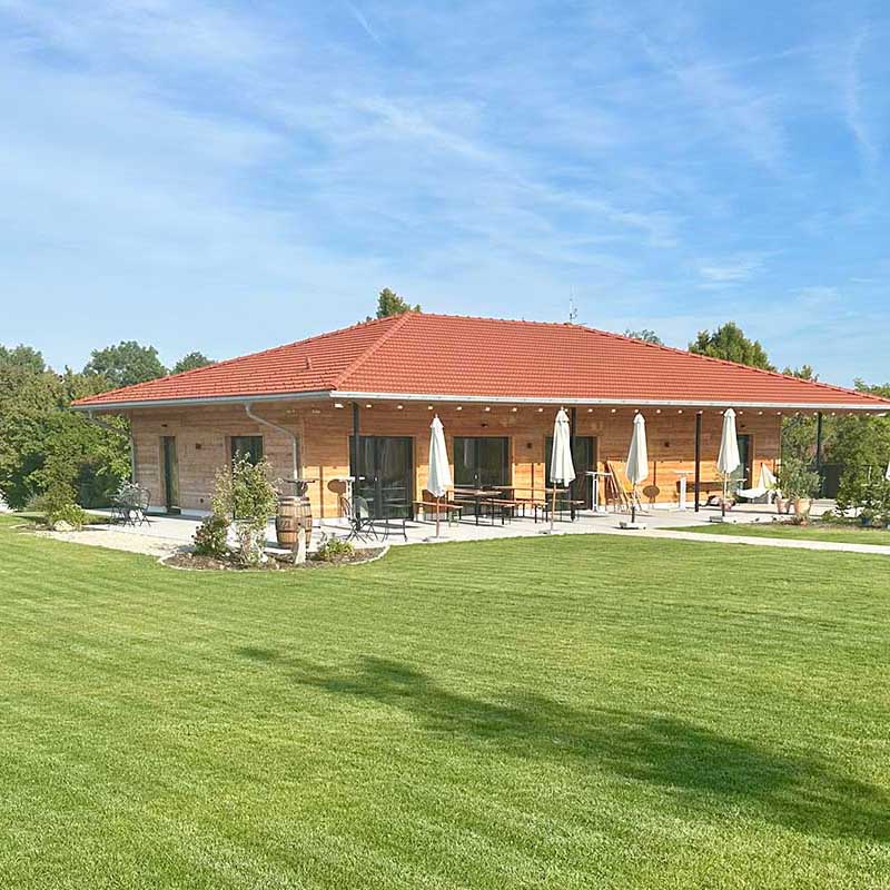 Exklusive Tagungslocation im Grünen mit Bungalow und großem Garten bei München